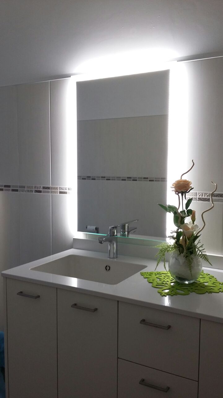 vetreria gottardi, specchio, illuminazione, specchio illuminato, specchio sabbiato, sabbiatura, vetro