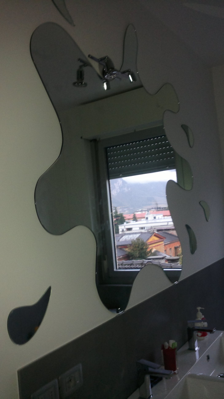 vetreria gottardi, specchio, illuminazione, specchio illuminato, specchio sabbiato, sabbiatura, vetro