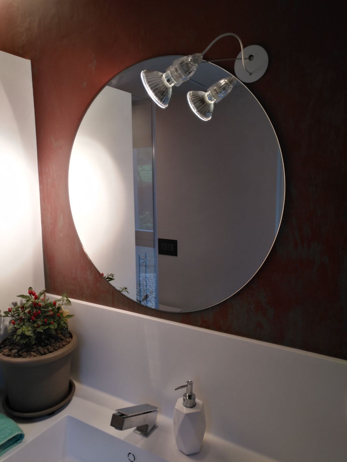 vetreria gottardi, specchio, illuminazione, specchio illuminato, specchio sabbiato, sabbiatura, vetro