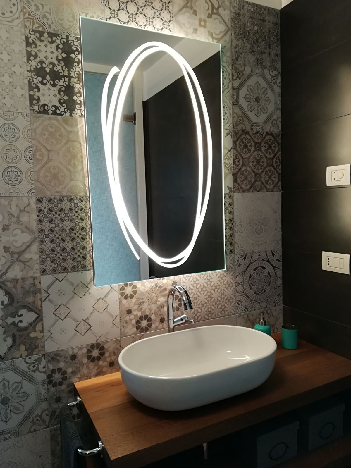 vetreria gottardi, specchio, led, sabbiatura, specchio con led, bagno, design, top bagno, vetro